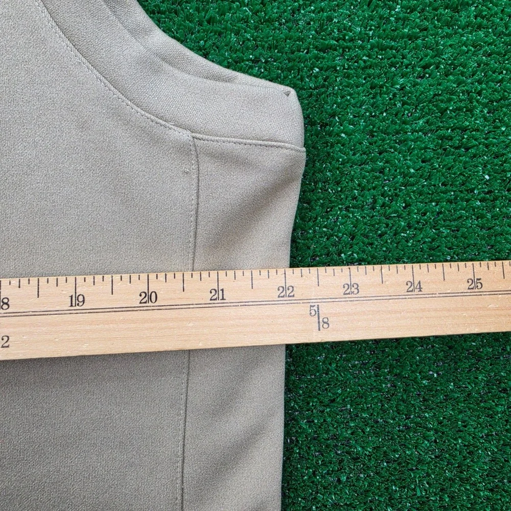 Nike Golf Dri Fit V-Neck Performance Sweater Vest Mens Medium Tan NWT 335843-235